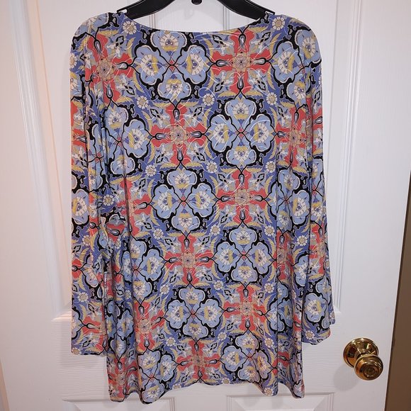 JM Collection beautiful dressy top - Picture 3 of 4